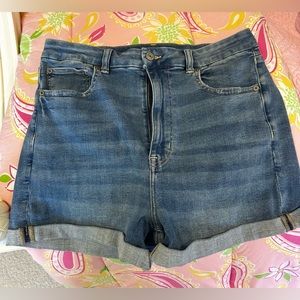 WORN ONCE: American Eagle NE(X)T Level Stretch Curvy Hi-Rise Shortie jean Shorts